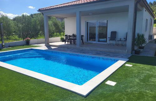 Villa Boni - Photo 1