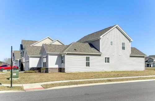 Modern and Spacious Home with Pool in Ocean View! - Foto 37