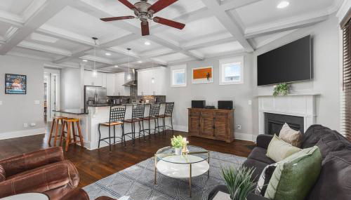 Walk to Broadway & Germantown Large House with Patio - Foto 2