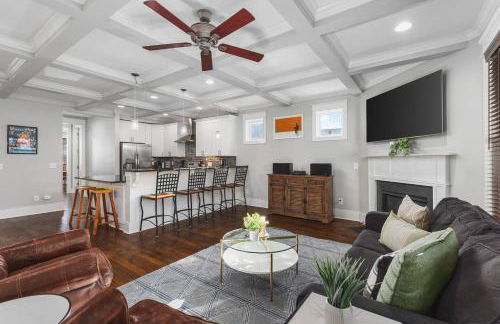 Walk to Broadway & Germantown Large House with Patio - Foto 2