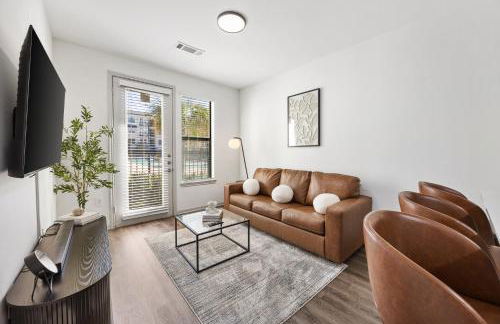 Softly Styled 1 King Sofa Bed Haven Frisco, TX - Foto 1