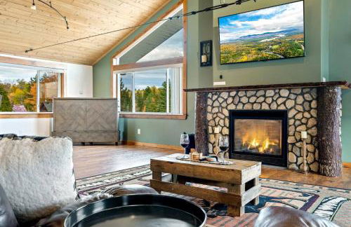 The Chalet - Spacious 7 bedroom near Sugarloaf, on Snowmobile and UTV trails, Hiking, Golf and Flagstaff Lake across the street - Foto 8