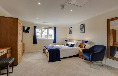 Hunters Cottage - Luxury, high end, hot hub, AC, slipper bath, couples retreat - Photo 55