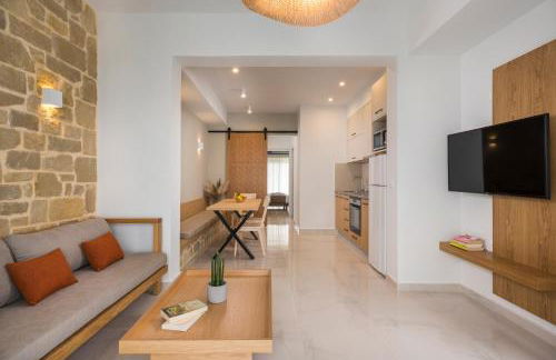 Esplanade Apartments - Heated Pool - Photo 10