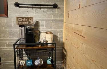 Enchanting and comfy urban cottage with renovated rustic den by Como Park & MN State Fair - Foto 32