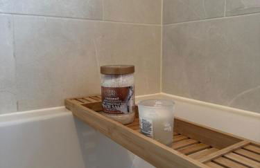 Large 3 Bed Home - Coop Live -Free parking - Foto 17