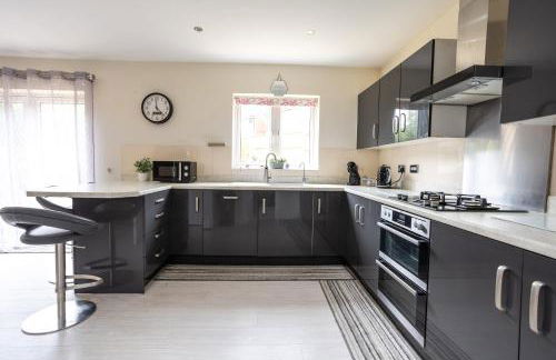 Boyton House Sleeps 14 Long Stays Parking Wi-Fi - Foto 3