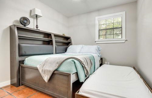 Canyon Lake Hideaway with Fire Pit and Yard! - Foto 30