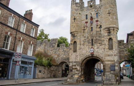 Flaxman Avenue - Lovely 4 bed home, 5 mins drive to York City Centre, Free superfast Wi-fi, Free on-street parking - Foto 27