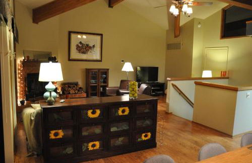 Bitterbrush - 400 Fairview Boulevard - very close to Diamond Peak and beaches - WSTR21-0086 - Tax ID W4900 - Max 7 people, 2 cars parking in carports - Foto 8