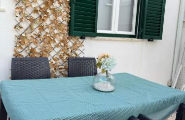 City Break-Quiet House with Private Patio - Foto 51