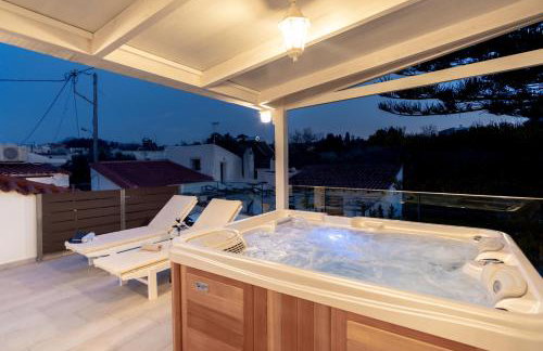 Cozy Secret Home with Jetted Tub - Foto 1