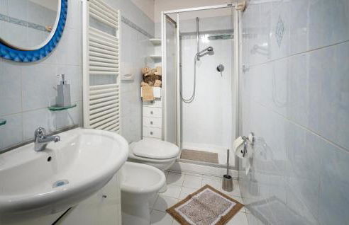 Pet Friendly Apartment In Rosia With Kitchen - Foto 15