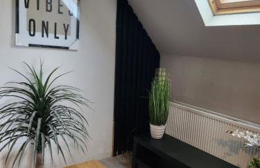 ADULT ONLY relax escape apartment hottub - Foto 23