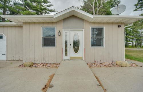 Lakefront Chetek Haven Dock, Screened Gazebo - Foto 39