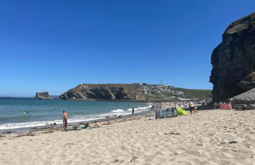 THE ANNEXE AT UPPER BEACH HOUSE - Photo 45