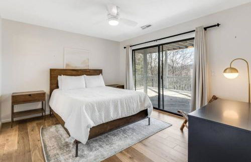 Lakeside Serenity Mnt Views Decks Foosball - Photo 10