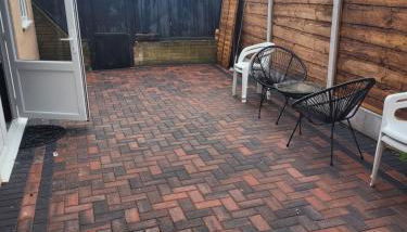 Cosy newly built Self-contained garden flat - Foto 4