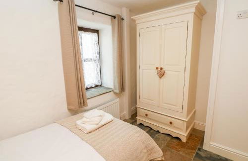 Potters Barn - Photo 15