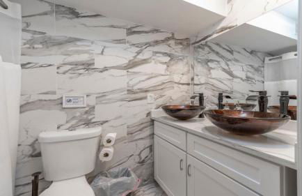 Stylish 3BR 3BA Colonial House by CozySuites - Foto 20