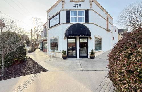 Haven at Hazel~Downtown Bungalow - Foto 19