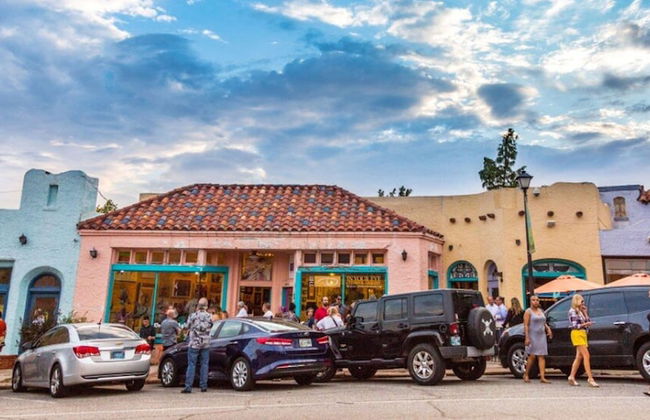 Spacious Family Home w Pool Hot Tub Large Yard - Photo 38