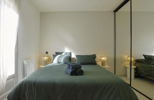 Superbe Appartement 1 chambre avec clim, terrasse et parking - Photo 3