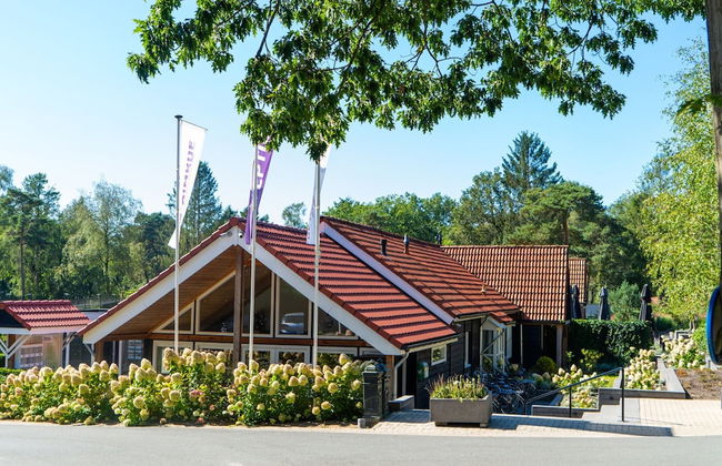 Modern Holiday Home With Decorative Fireplace - Foto 26