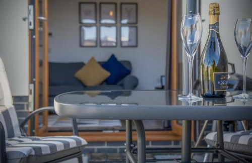 Johnnys Cove - 2 Bedroom House - New Hedges - Photo 7