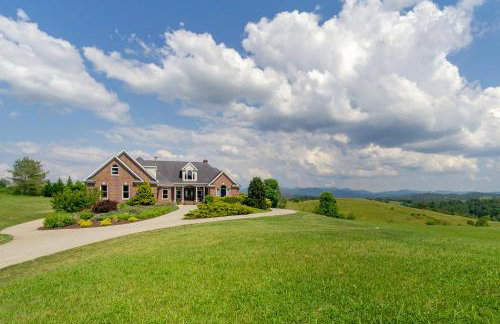 Luxury Getaway Home with Panoramic Views, Pool & Hot Tub! - Foto 53