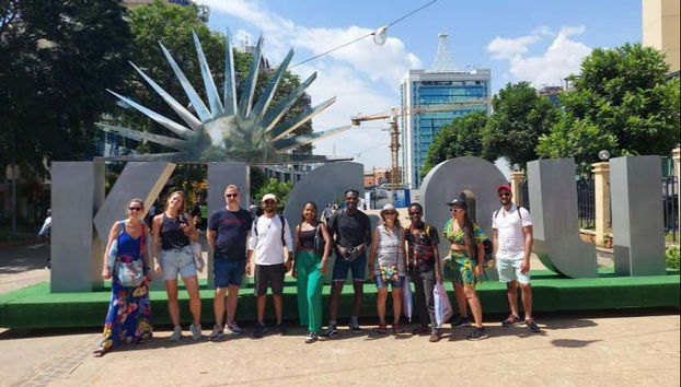 Desfrutando do free tour por Kigali