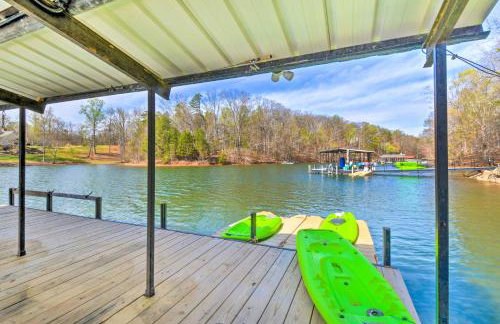 Townville Lake House with Private Dock, Kayaks! - Foto 2