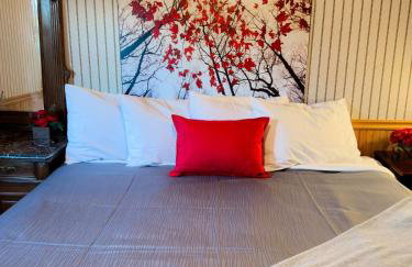 The Carriage House Walk to River Lake In Town - Foto 26