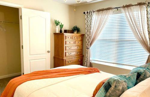 Spacious & comfy home in ultra-convenient location 2025 Traveller Award Winner - Foto 49