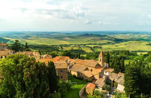 Holiday Home in Town Center with Pool, Garden, Hot Tub - Foto 70
