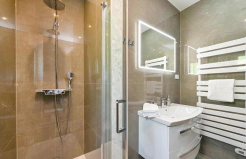 Beautiful Home In Vrtnjakovec - Foto 36