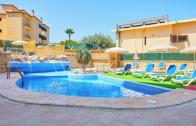 Sol y Mar Apartments - Photo 1