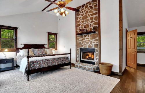 5 Bedroom Suites Hot Tub Jacuzzi Tub & Game Room - Photo 27