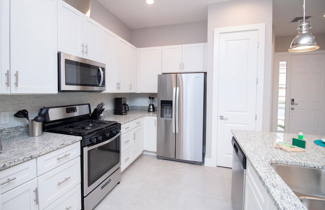 New 4 BR 4 BA Villa Ground Zero to Theme Parks - Foto 9