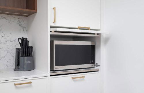 Back-Bay Lux Central 2BR Condo with Rooftop and Parking - Foto 18