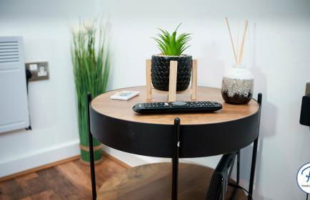 Penthouse - Amazing City Skyline Views - Balcony - FREE extra 2 hours - FREE Parking - Utilita Arena - Bullring Shopping - New St Station- Super King Size Bed - Foto 71