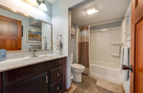 Cozy Clear Lake Home - Walk to Town and Boat Dock! - Foto 14