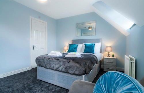 Progressive House 5 Bedrooms Inc Study with Sofabed, Garden, Smart TV in Every Bedroom FREE Parking - Foto 2