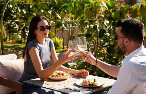 Cosmeen Lifestyle Boutique Stay - Photo 23