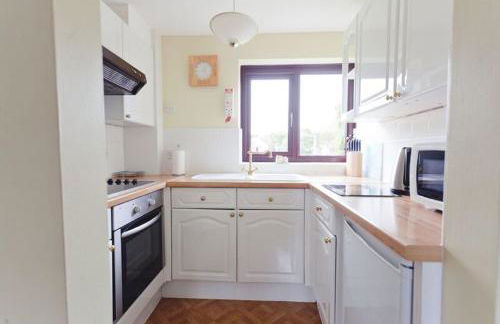 3 Bed Cottage-Sleeps 6-Garden-Hot Tub-Games Room - Photo 11