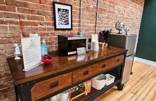 The Disco Loft - Downtown Springfield Apartment with Ping Pong - Photo 4