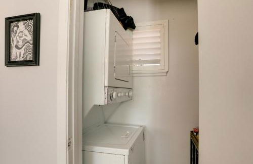 Hot Tub and Grill Pet-Friendly Apt, Walk to Midtown - Foto 18