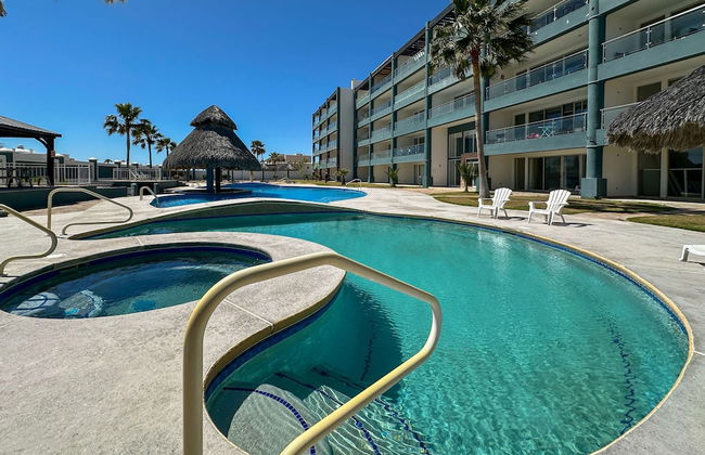 2BR Sunset Escape for Families - Foto 38