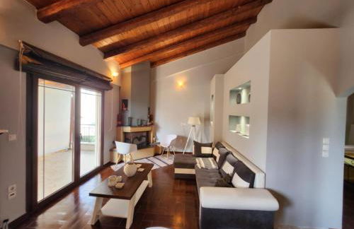 LoGGOS VILLA - Photo 2