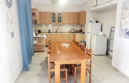 Marys Home Eretria - Photo 14